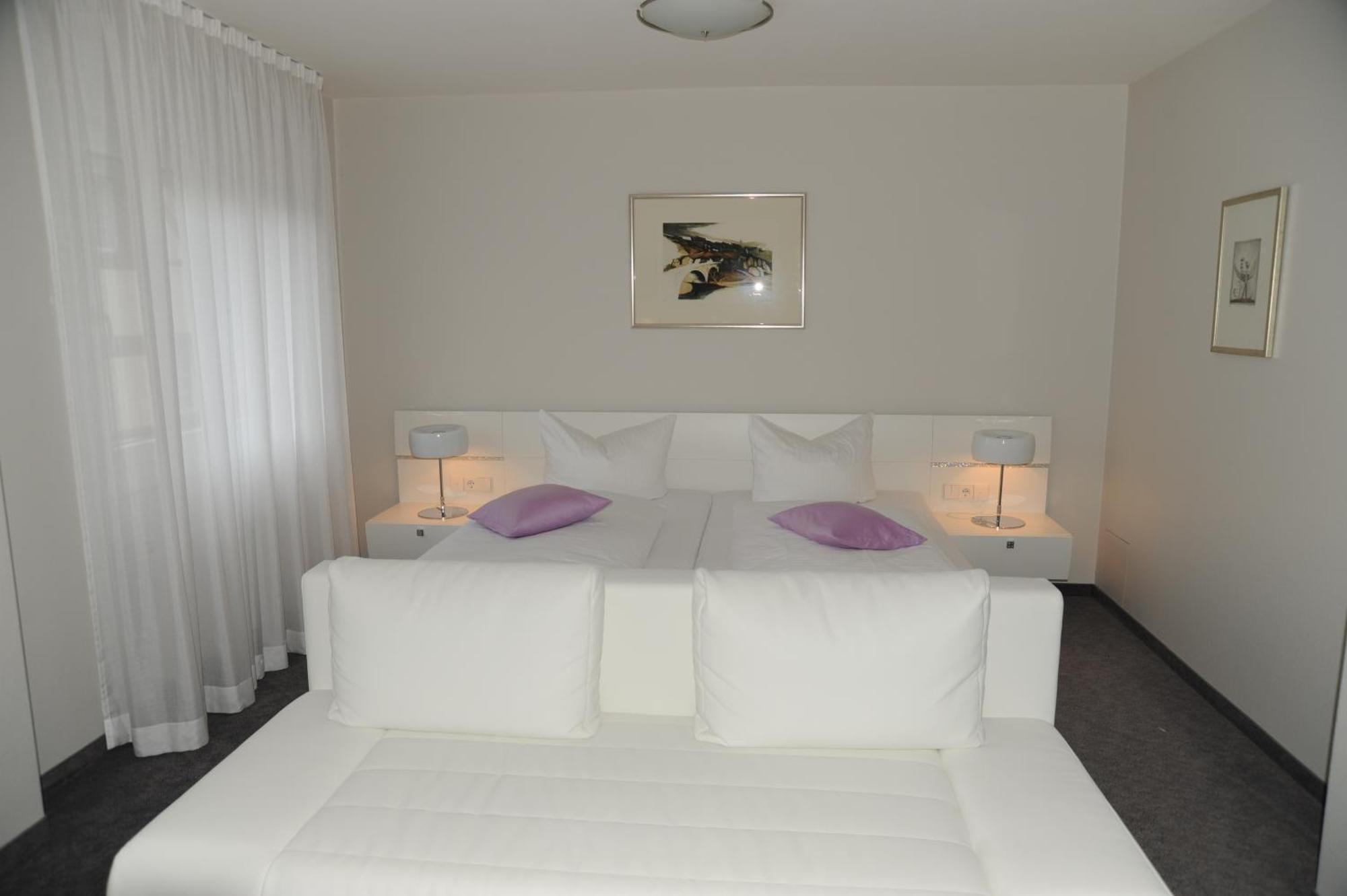 Hotel Adler - Вайль-на-Рейне Экстерьер фото
